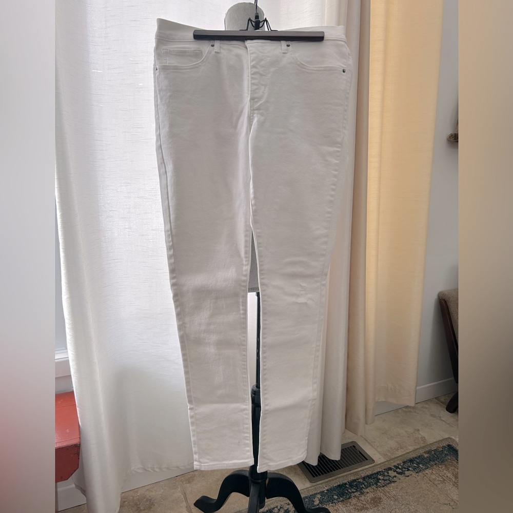 Levi’s 311 Shaping Skinny white denim jeans